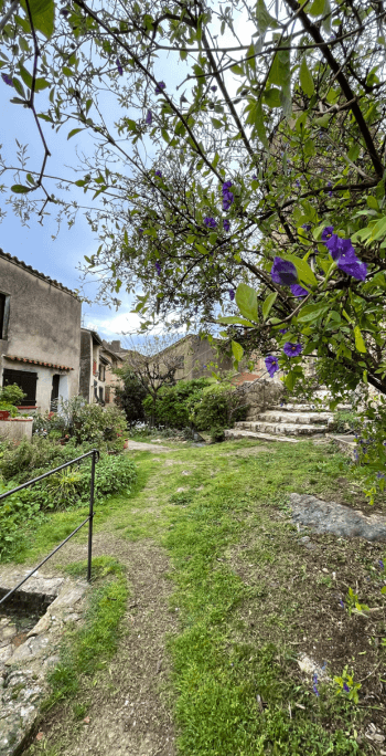 Grasse e le sue vibranti essenze • Mar24 • uncanperdue